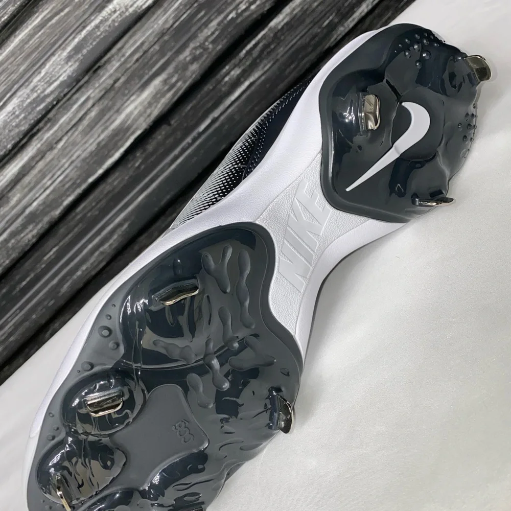 Nike Alpha Huarache Black and White Gradient Baseball Cleats. - Picture 4 of 6